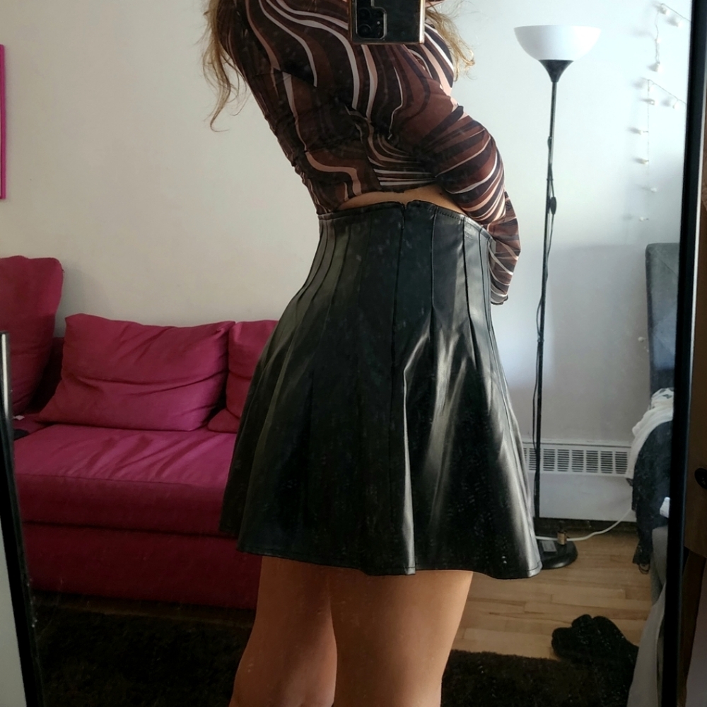 Leather pleated mini skirt